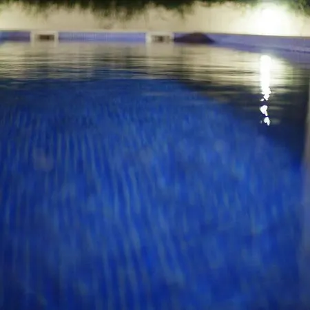 度假居 2 Bedroom Luxury With Pool In Patroves 阿尔布费拉
